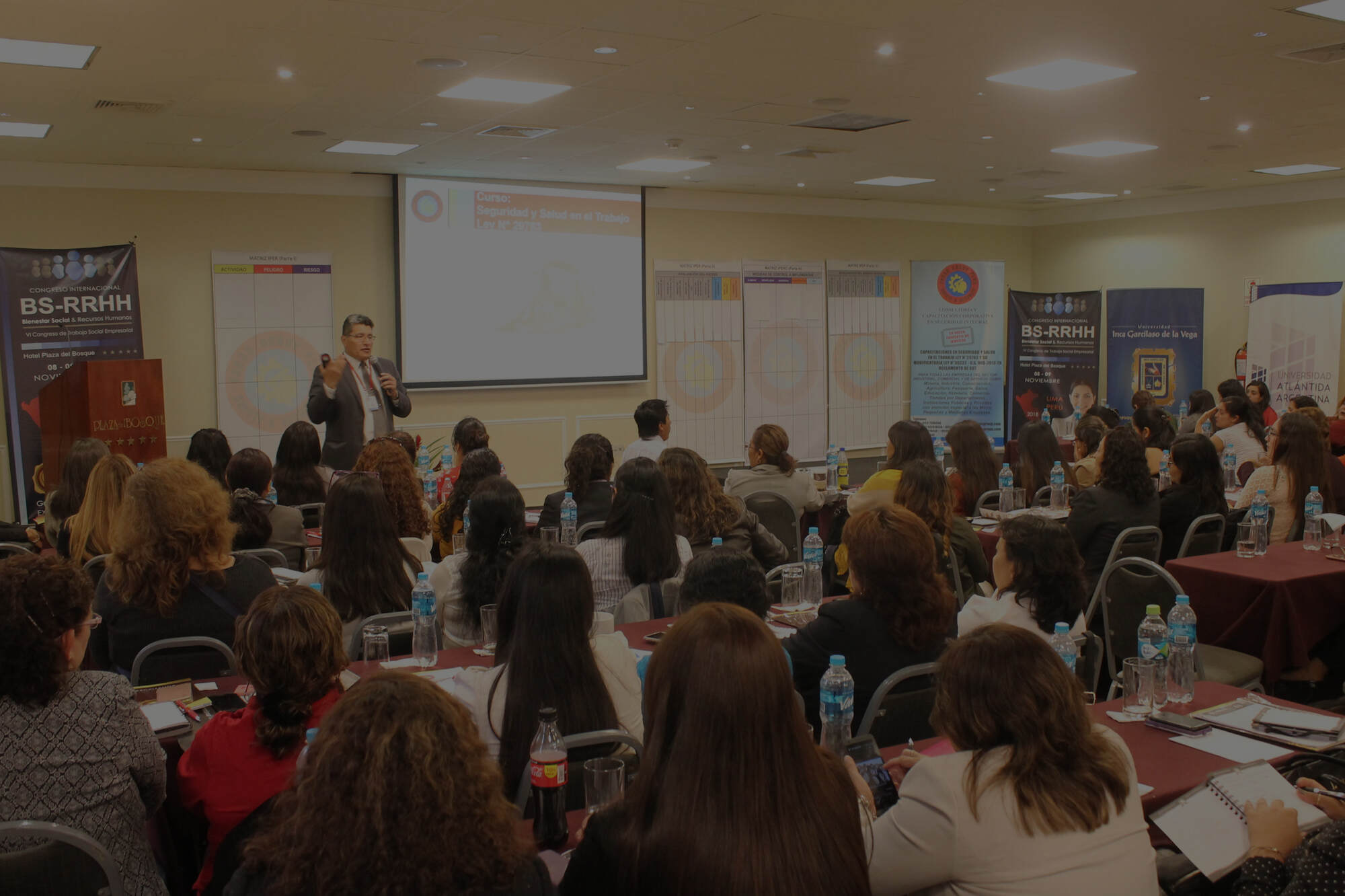Group Programas de capacitación especializada para empresas