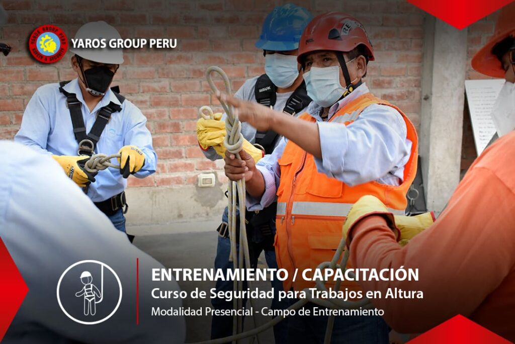 Instructor demostrando técnicas de manejo de cuerdas para trabajos en altura